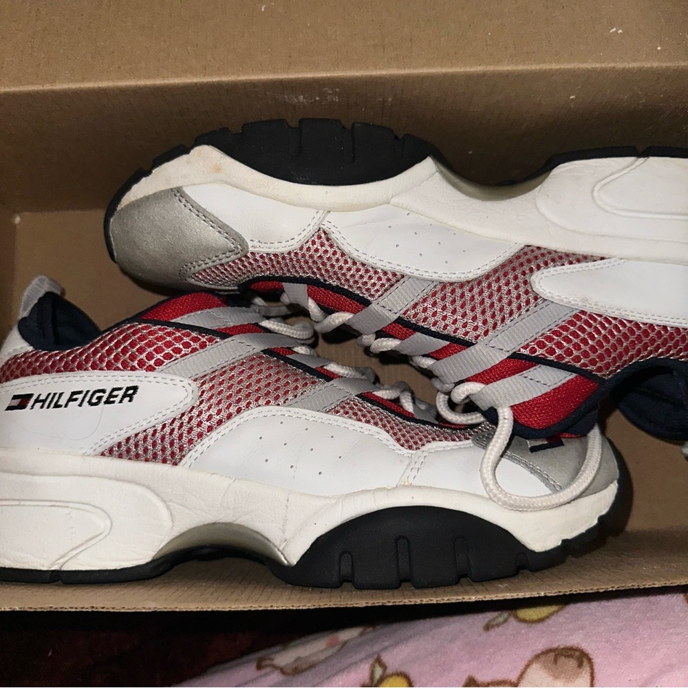 Tommy Himfiger Red and White Sneakers